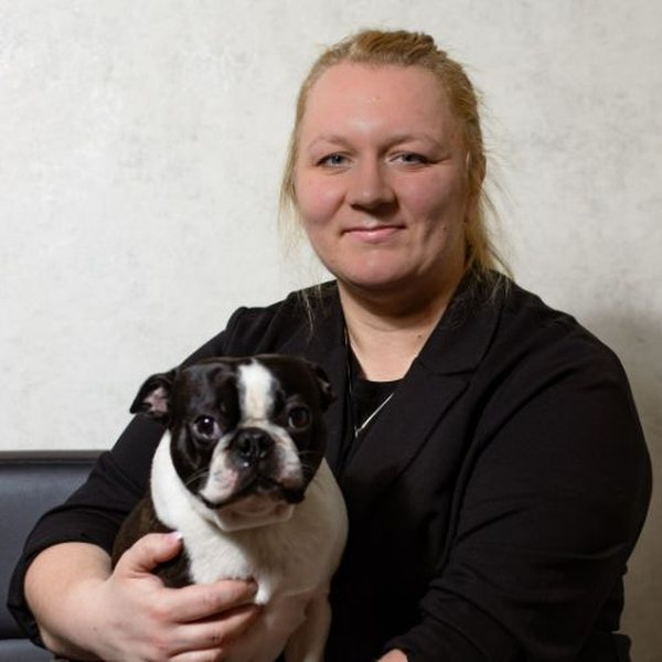 Gosia Tyburska mit Hund