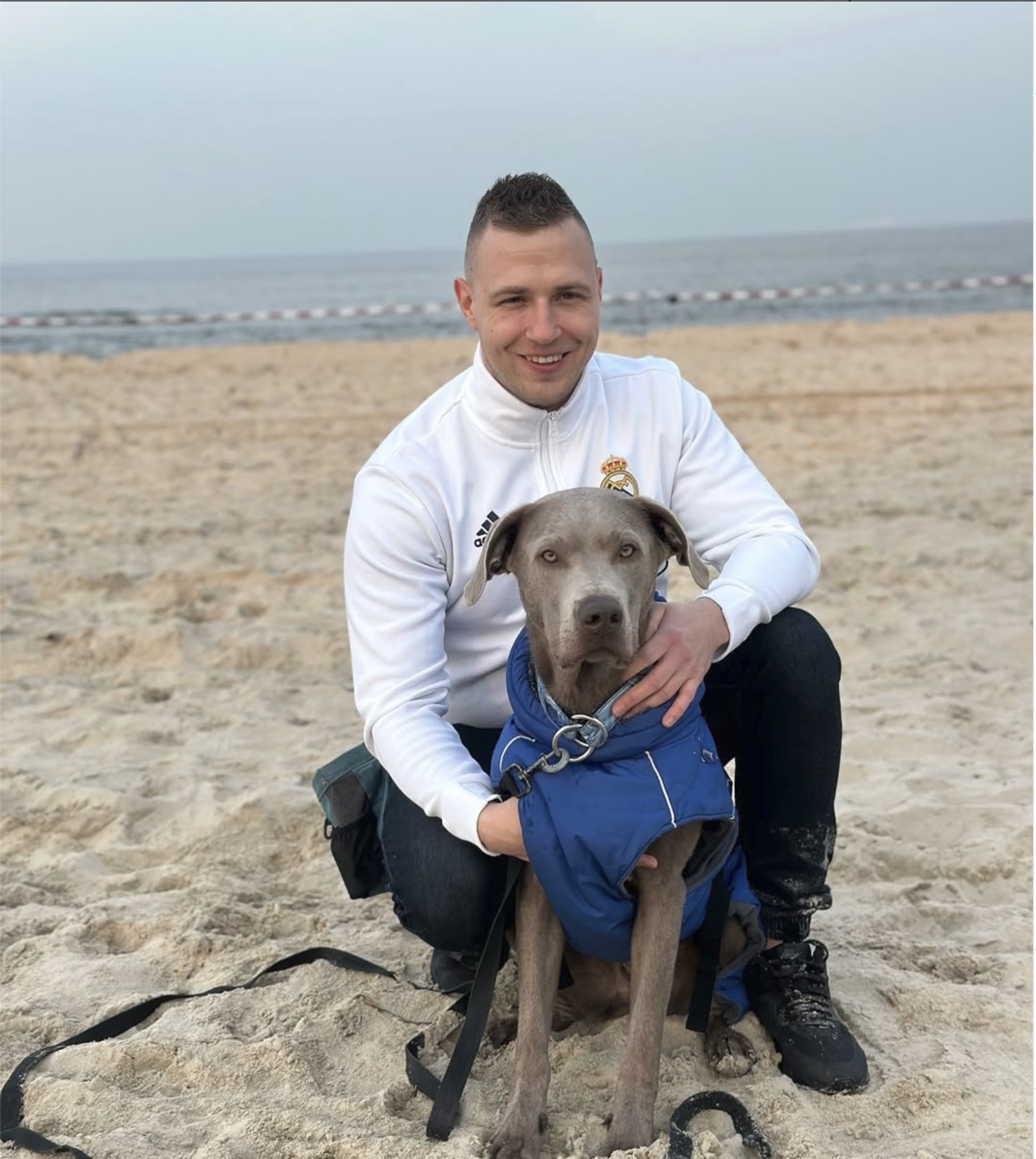Marcin Mudrak mit Hund